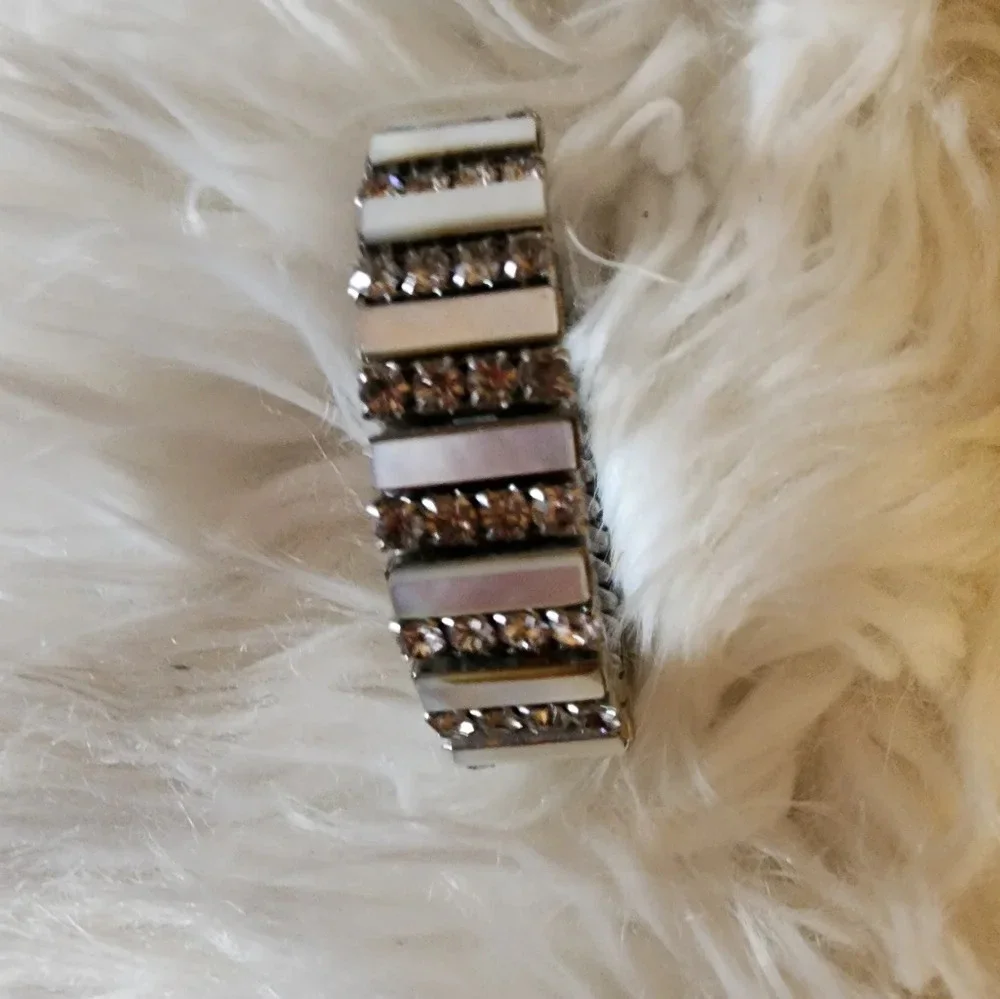 Vintage MOP and bling expansion‎ bracelet